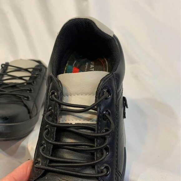 KIDS leather fashion sneakers. Size 13. Excellent condition. No tie. Black. - Picture 4 of 8